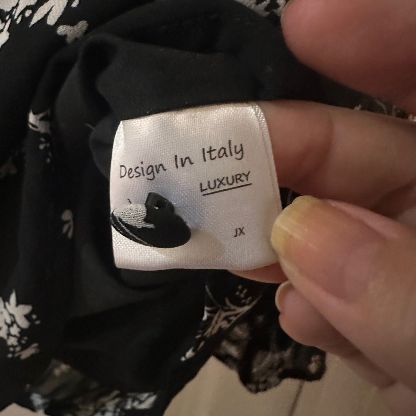 🐈⬛Made in Italy Black and white floral chiffon long sleeve blouse size medium