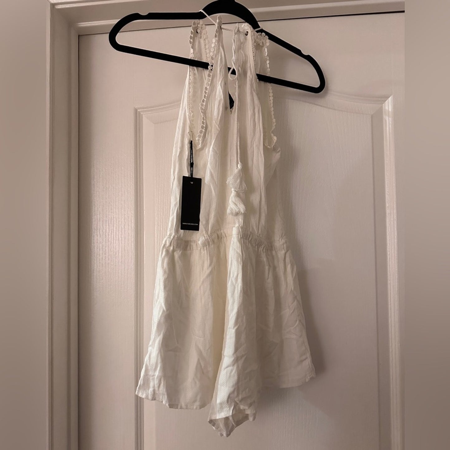 NWT forever 21 white sleeves romper in white size medium