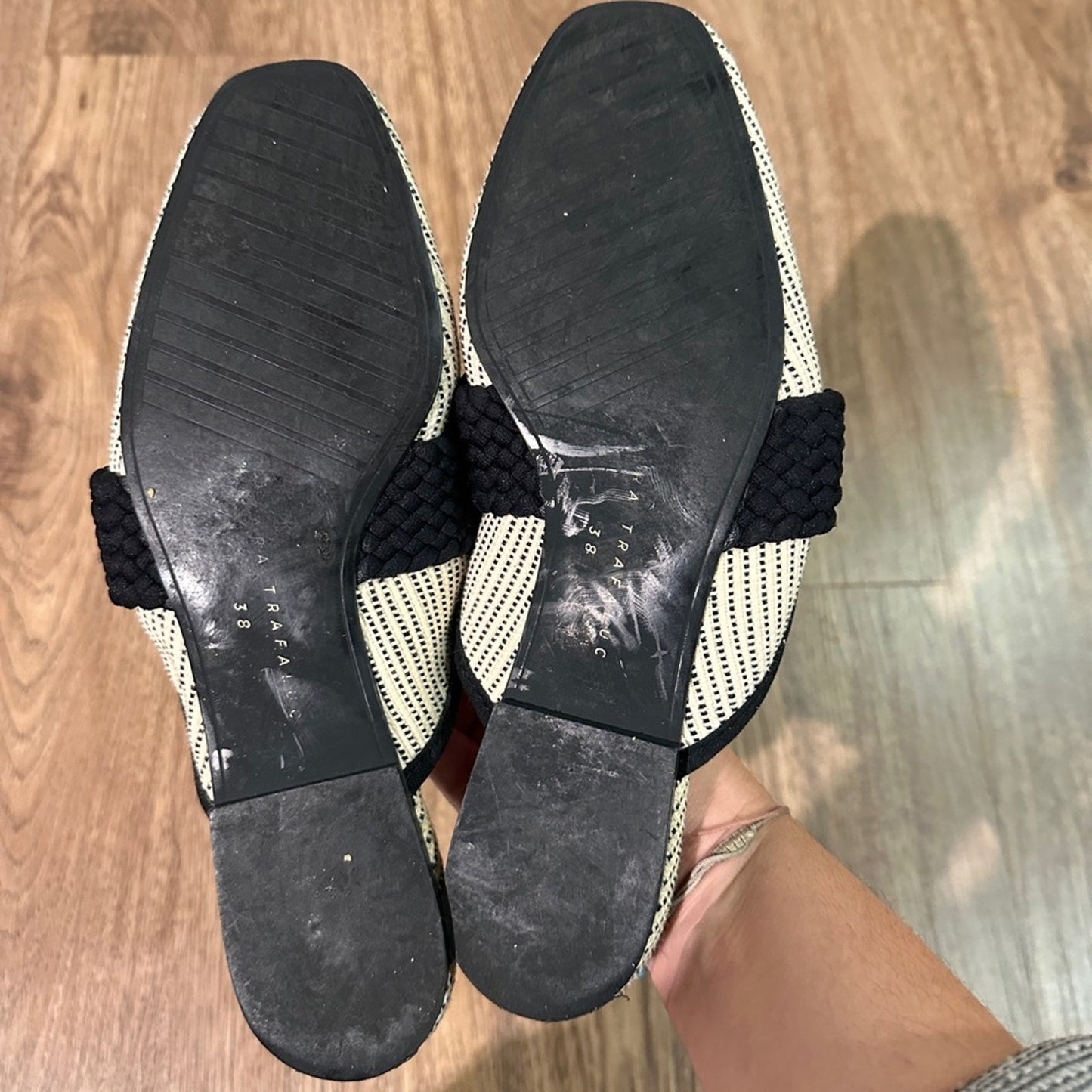 Zara Black and cream woven mule sides size 38
