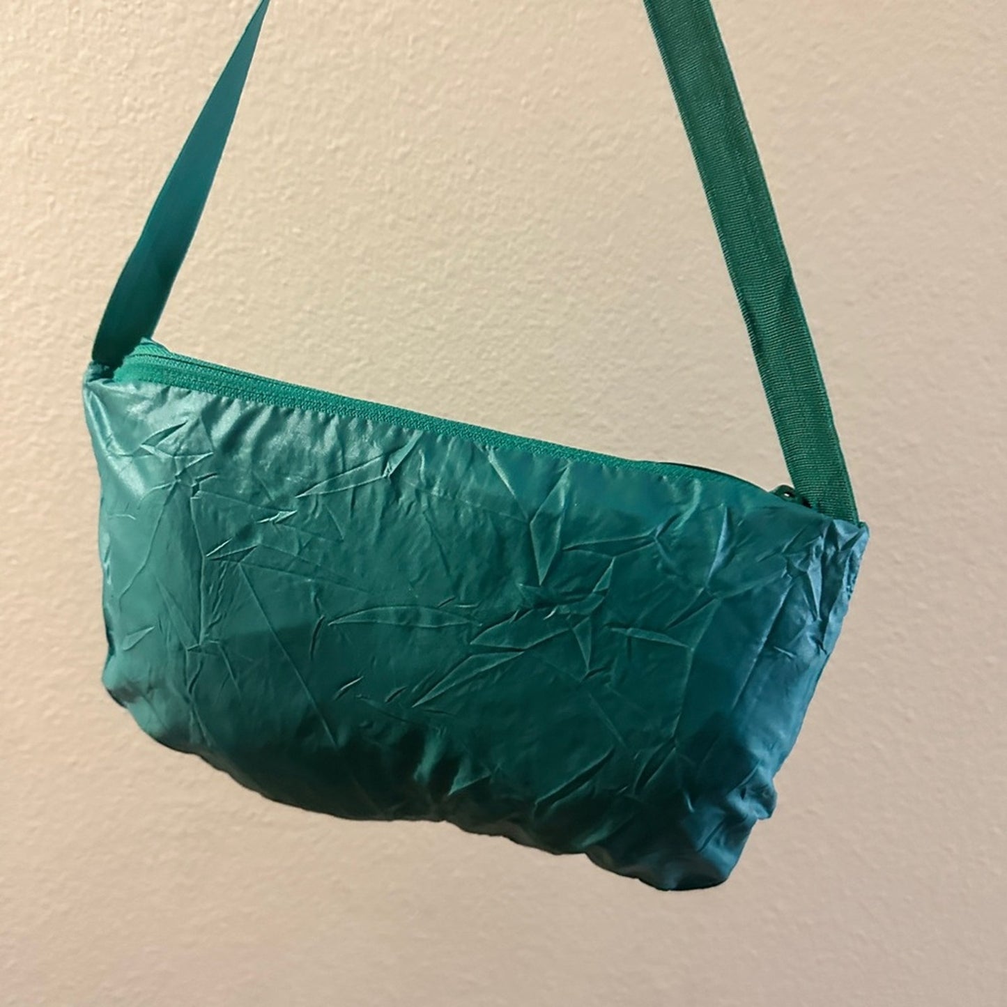 Vintage travel turquoise light weight hooded winbreaker size XL