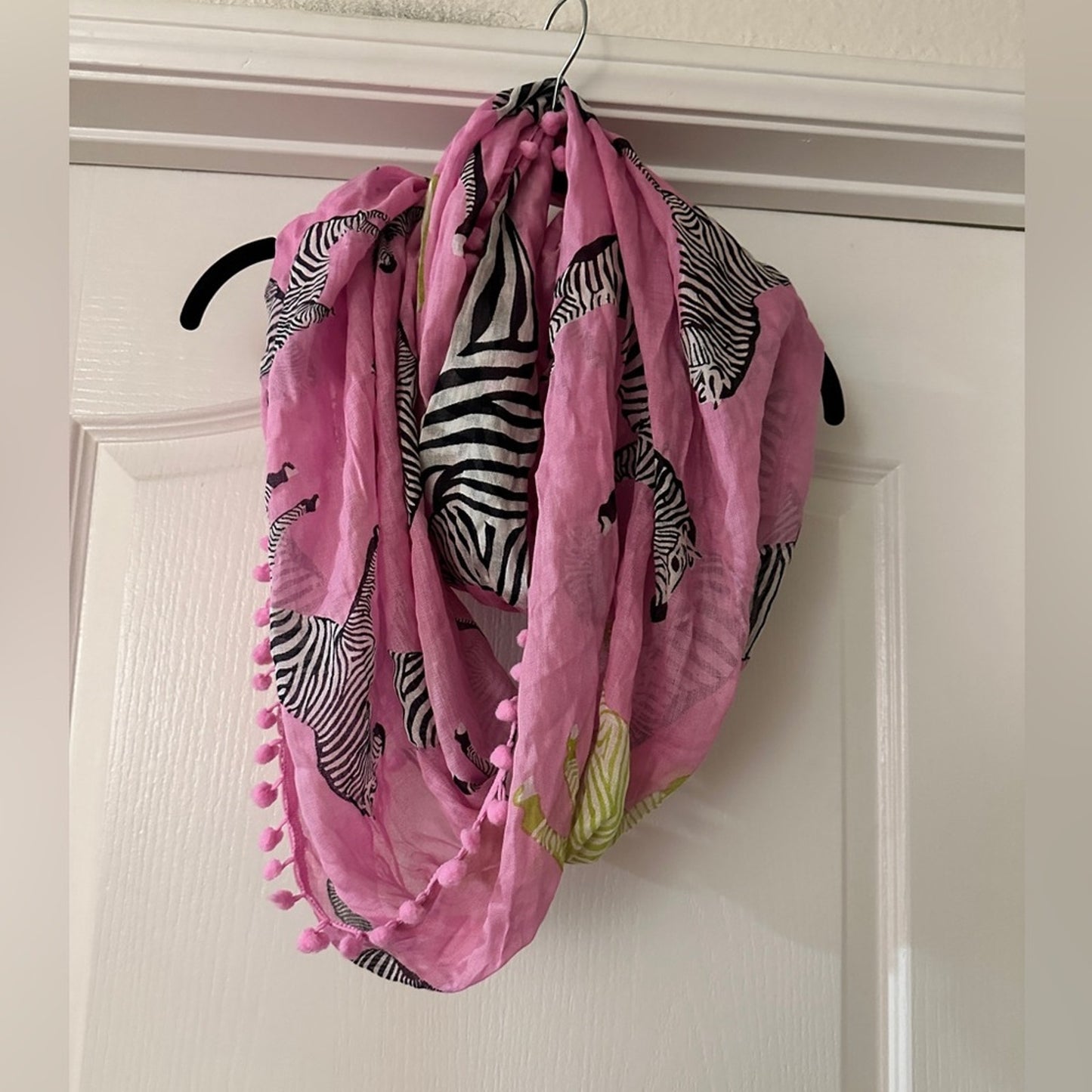 🍷Lulla collection by Bindia pink zebra printed infinity circle scarf