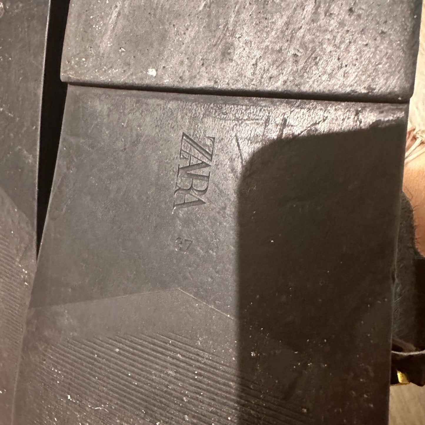 Zara black leather calf hair slides size 7