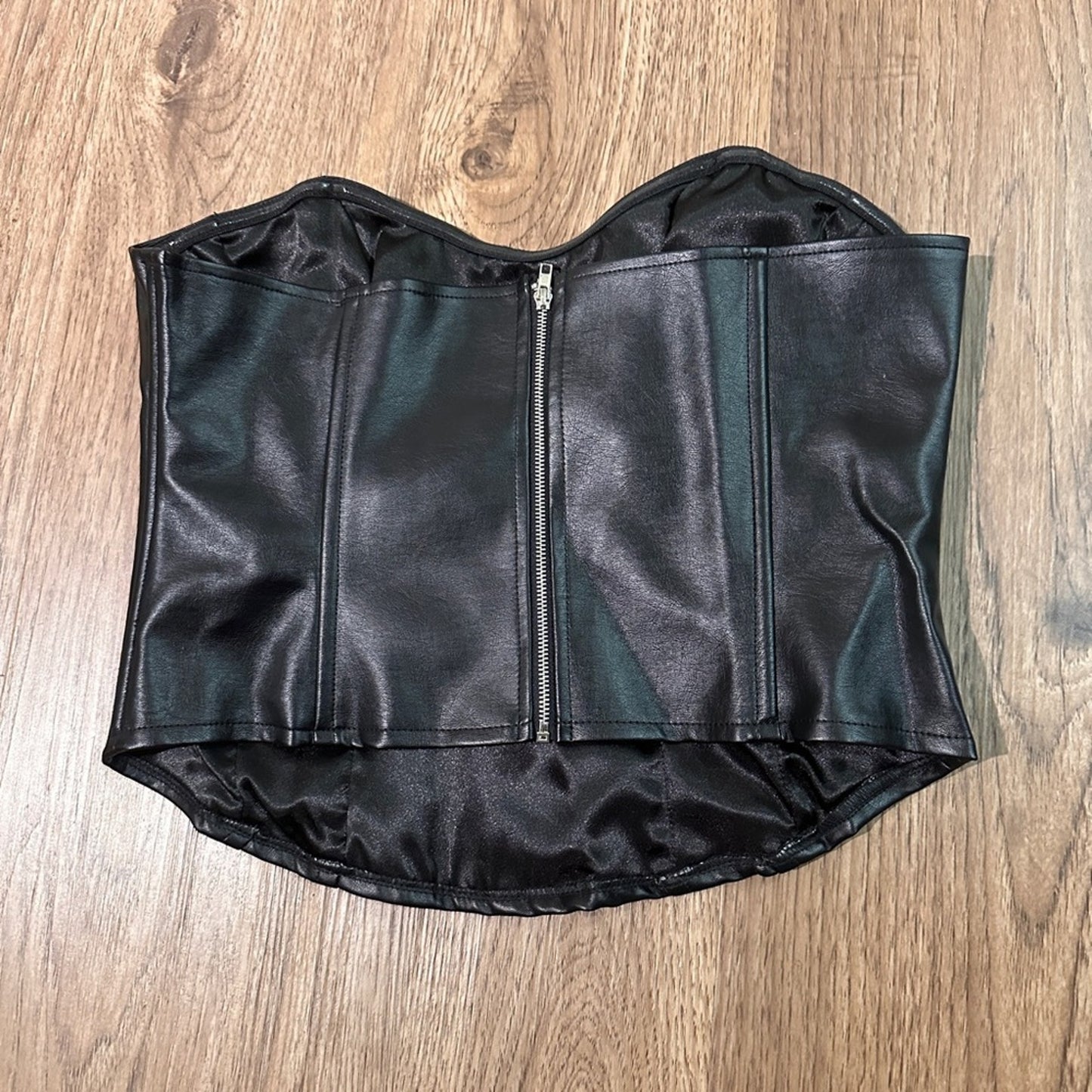 🐈⬛NWT Fashion Nova Black faux leather corset top size medium