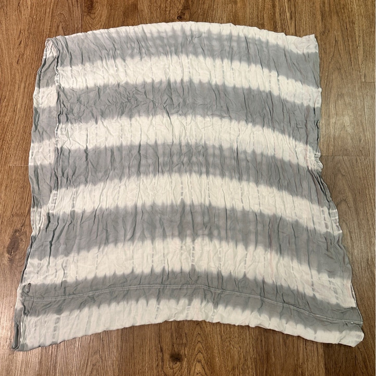 🍷Calvin Klein grey and white tie dye printed striped circle infinity scarf