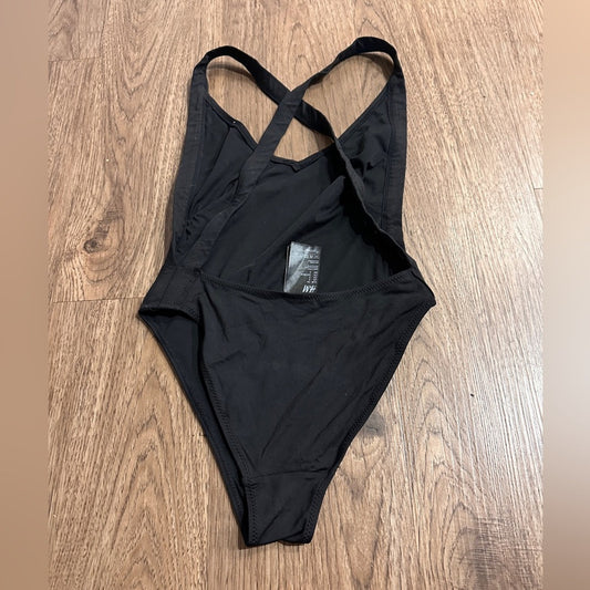 🍷H&M black low cross cross back one piece bathing suit size 2