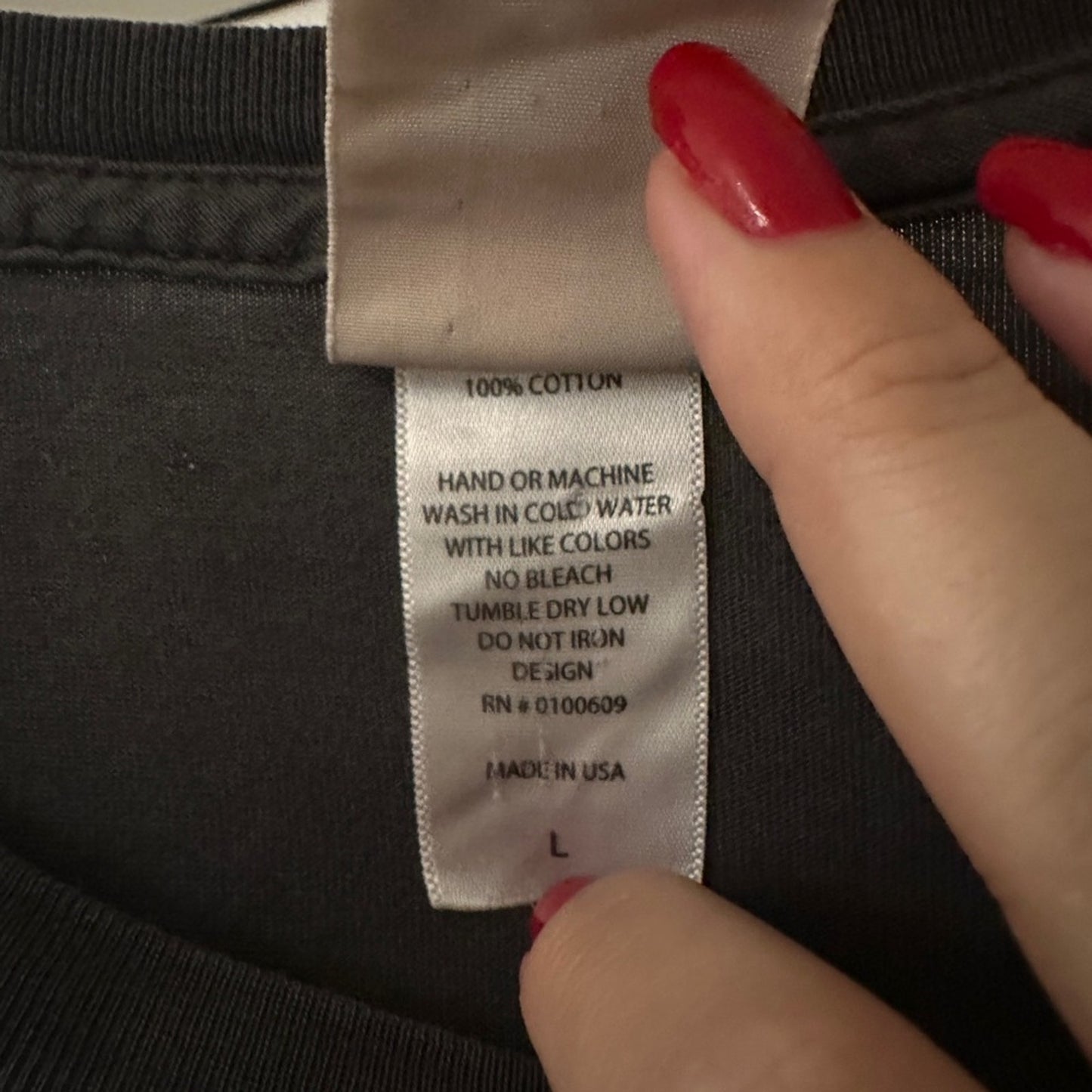 Junk food iron man distressed graphic tee size large