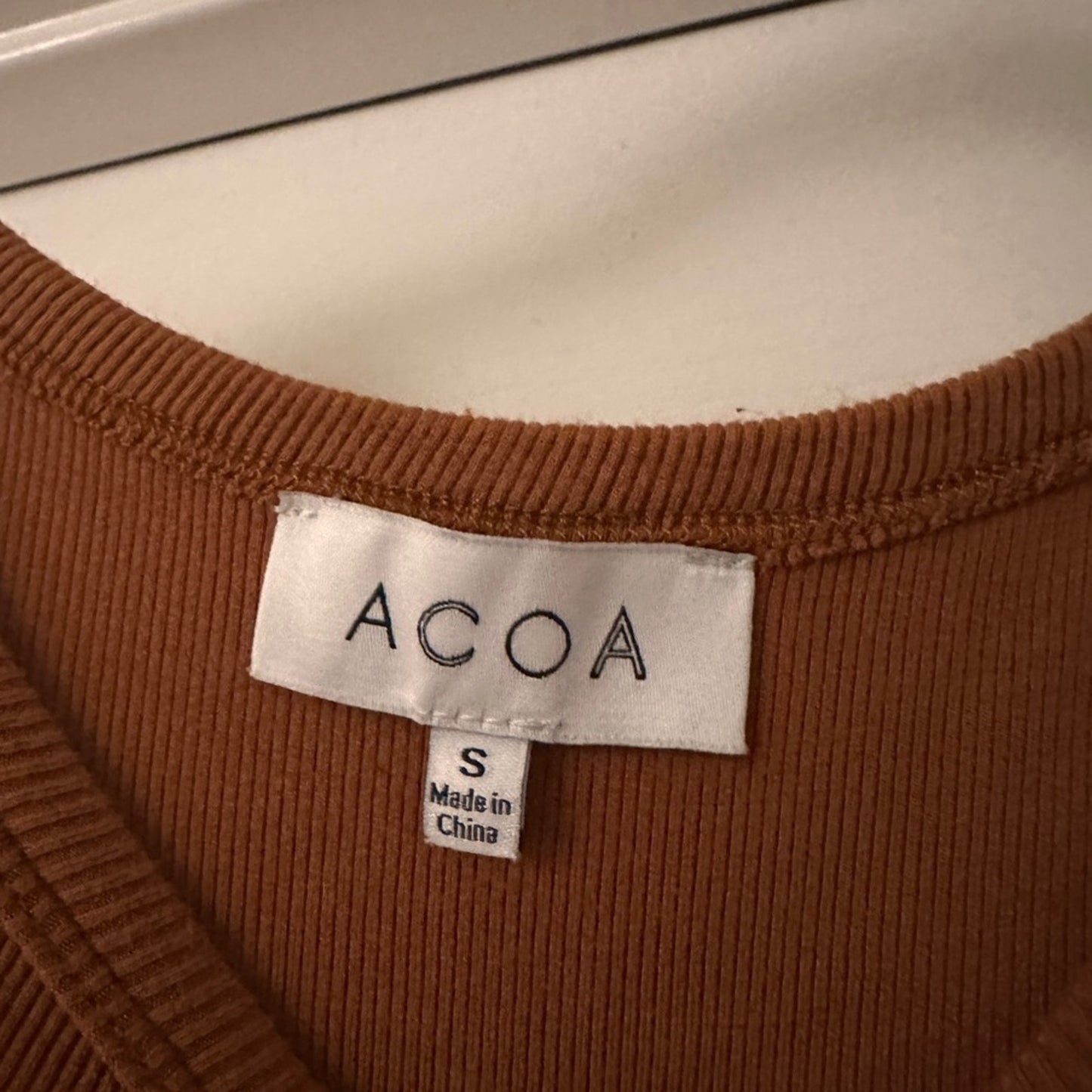 Acoa brown ribbed know long sleeve shirt size small