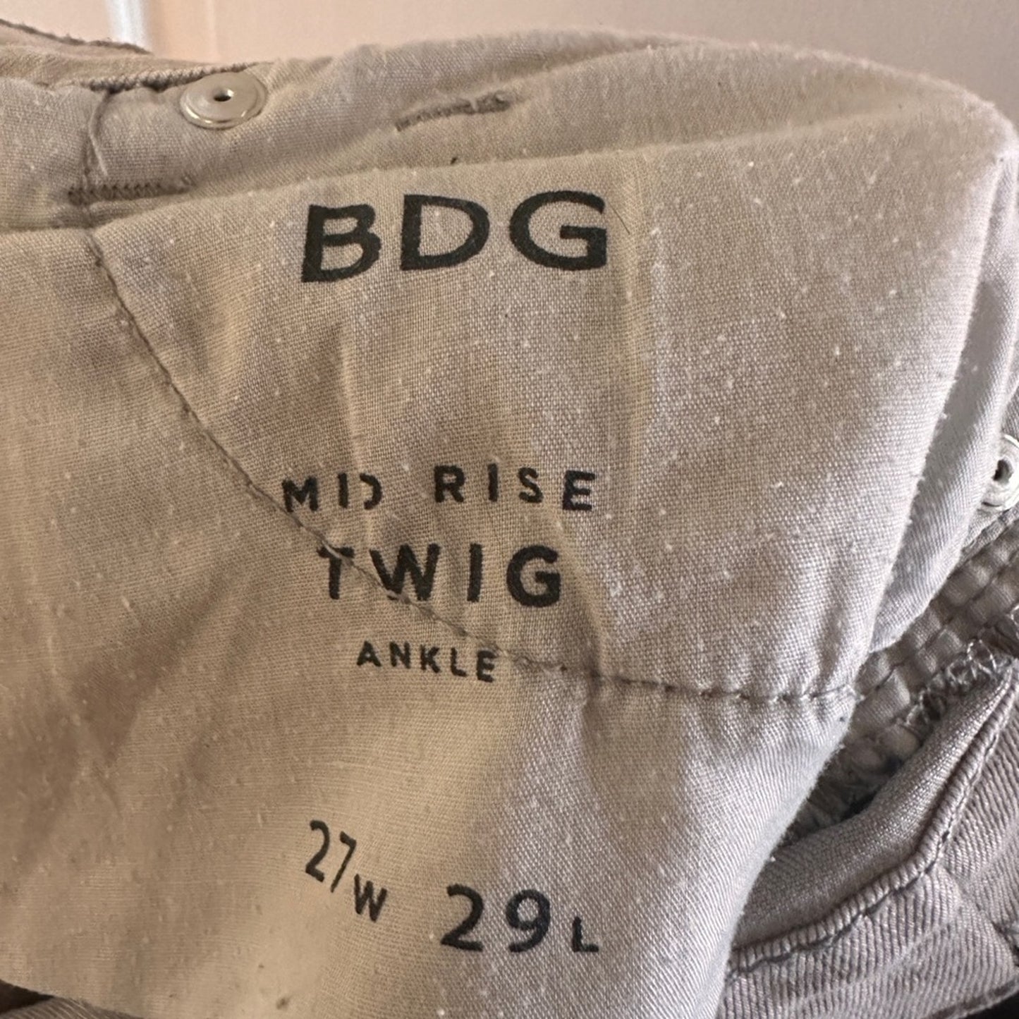BDG urban outfitters mid rise twig ankle grey jeans size 27