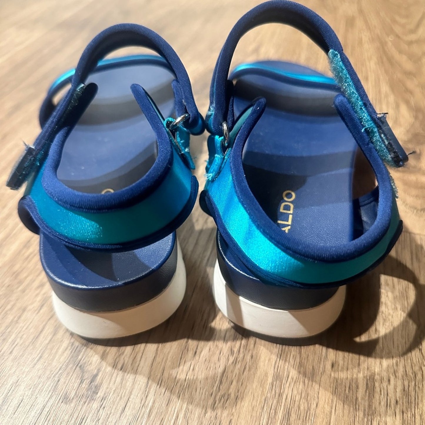 🍷NWT Aldo blue sandals size 6.5
