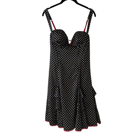 🍷Black and white polkadot chemise