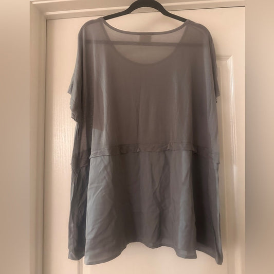 🍷H.I.P. Gray Tencel / Rayon short sleeve tee size medium