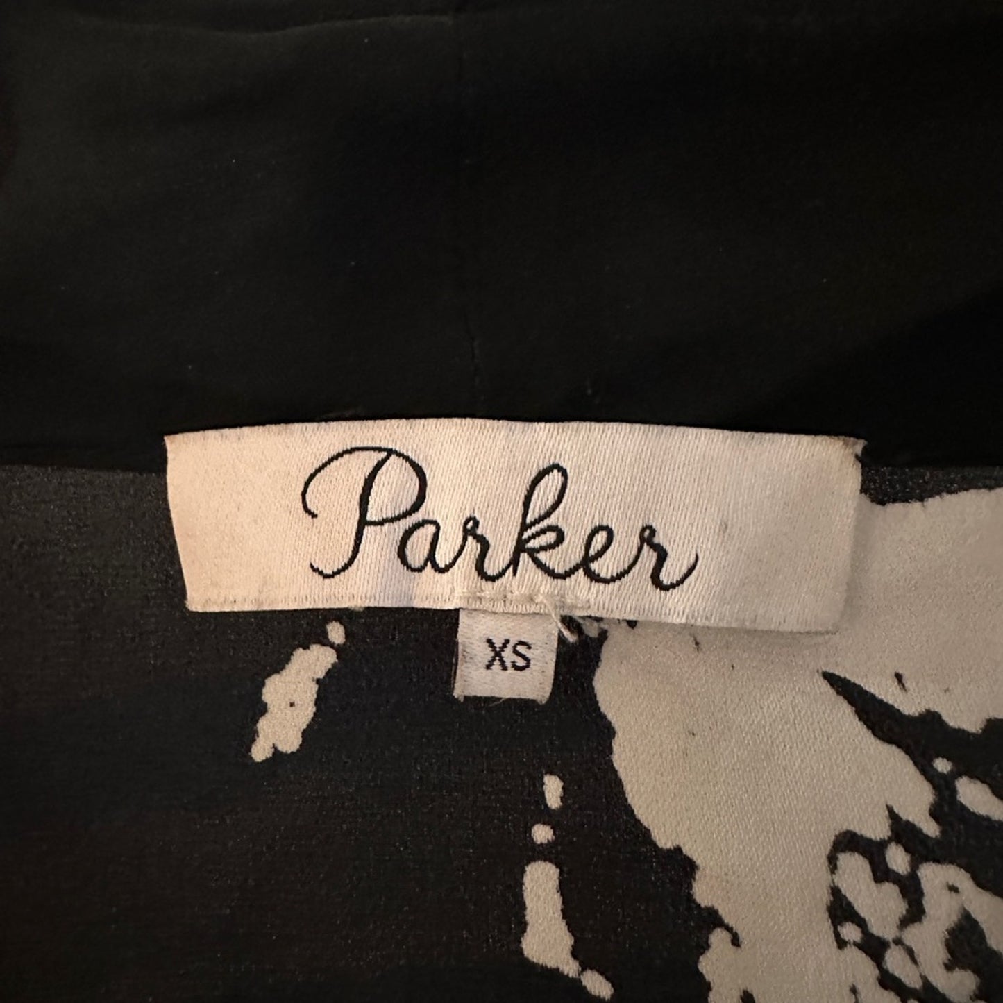 Parker 100% silk black and white floral print long sleeve blouse size xs