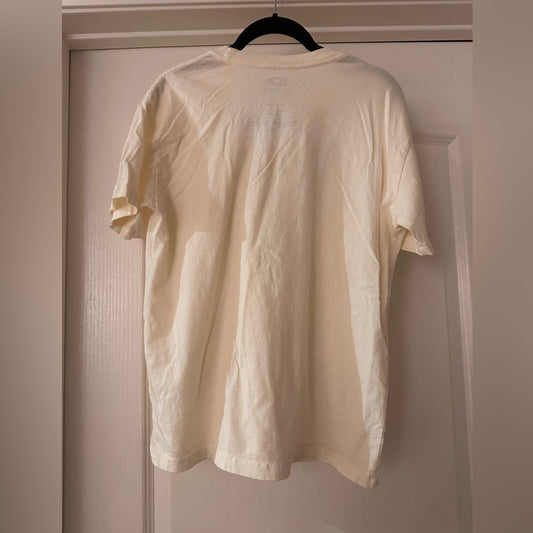 Fruit of the loom cream graphic pocket tee size small