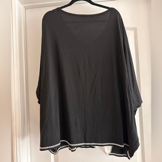 🍷Lemon Grass black Vneck oversized blouse size xxl