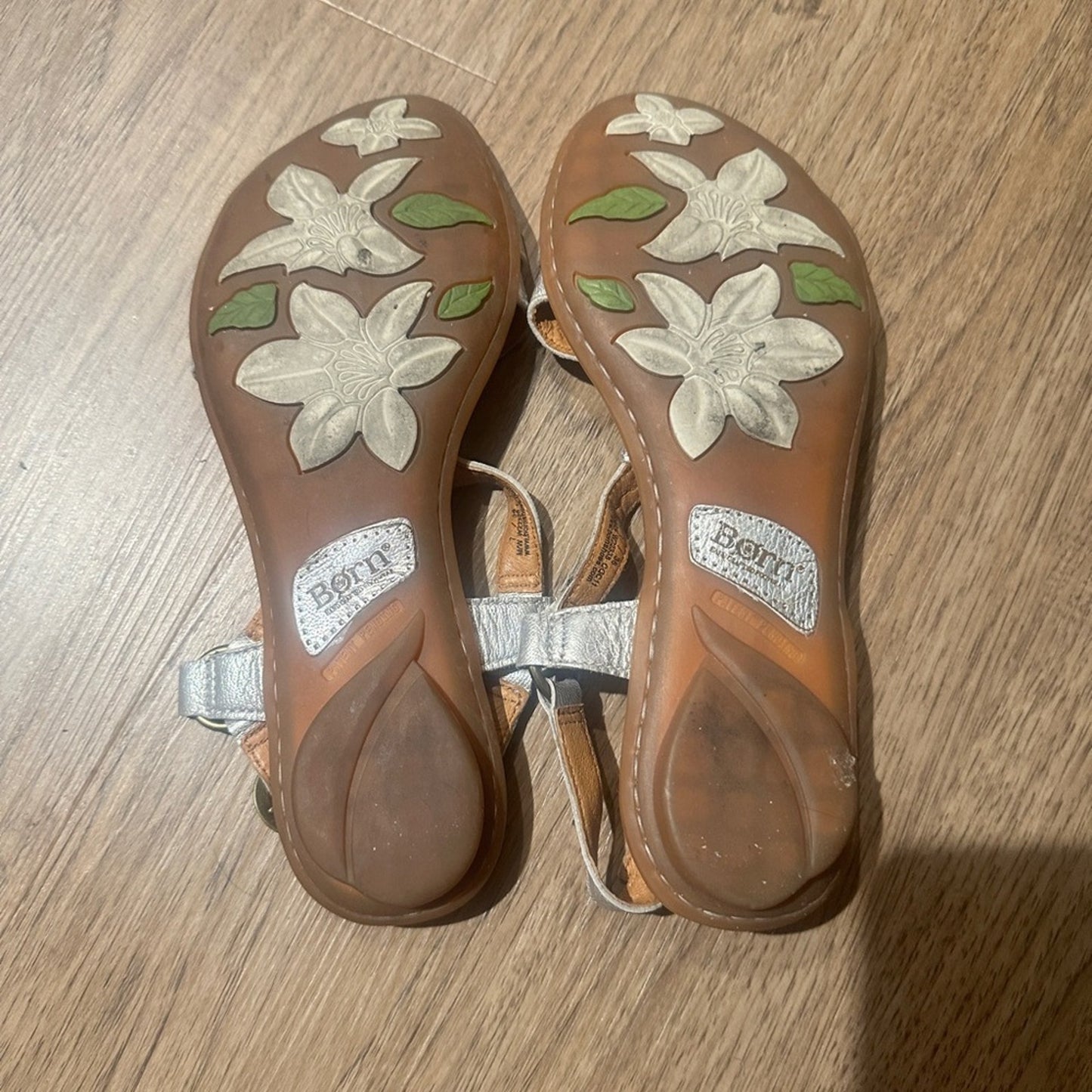 🍷Born silver and brown leather sandals size 7