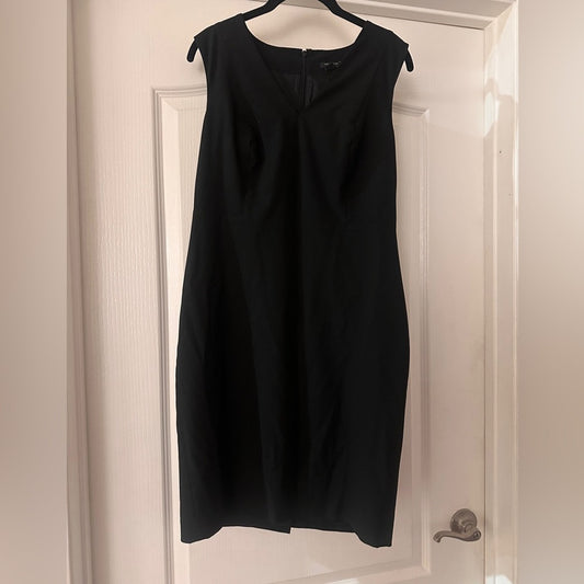 Ann Taylor Sleeveless black career dress size 8 petite