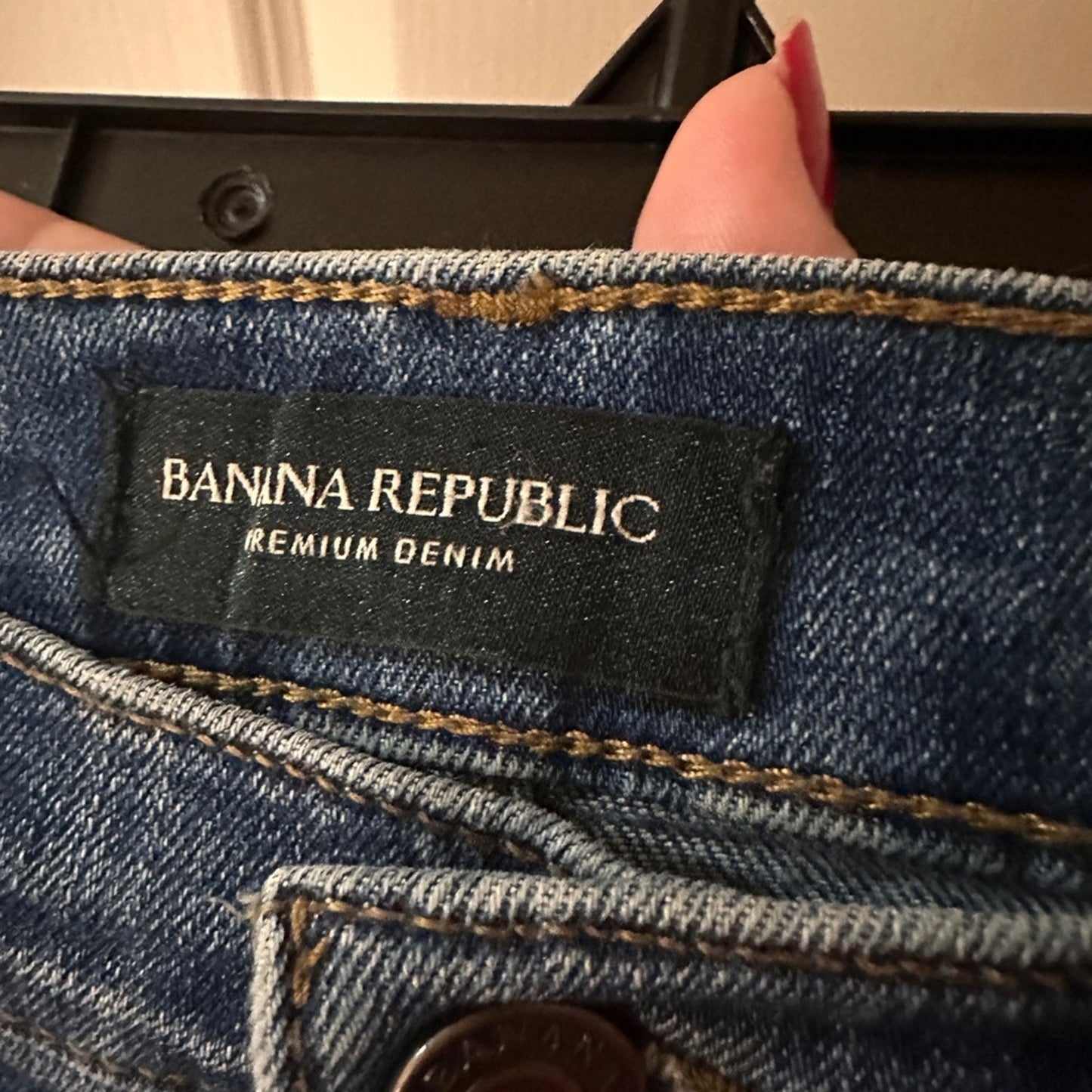 Banana Republic lightly distressed girlfriend jeans size 25 petite