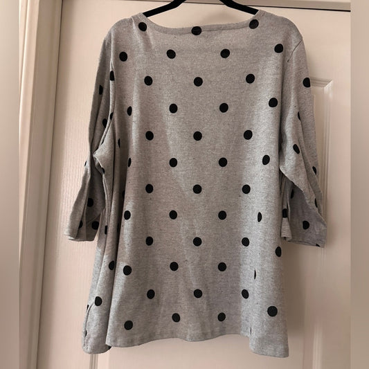 🍷Zac & Rachel grey and black polka dot top size 2X