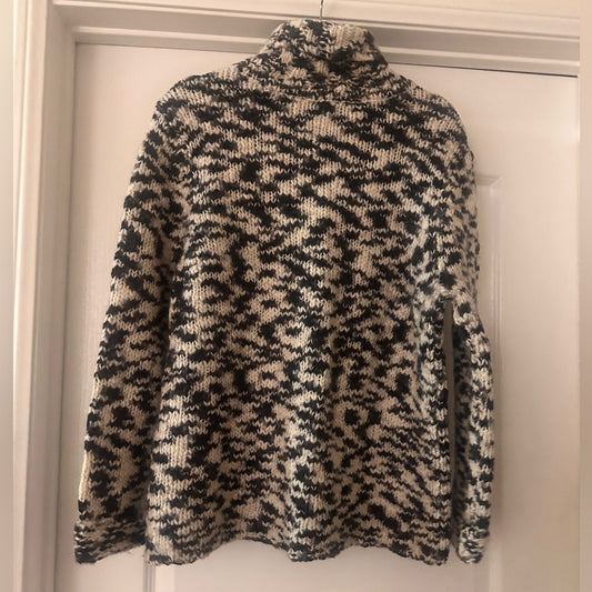 🍷GAP black and white knit 100% wool turtleneck sweater size XL