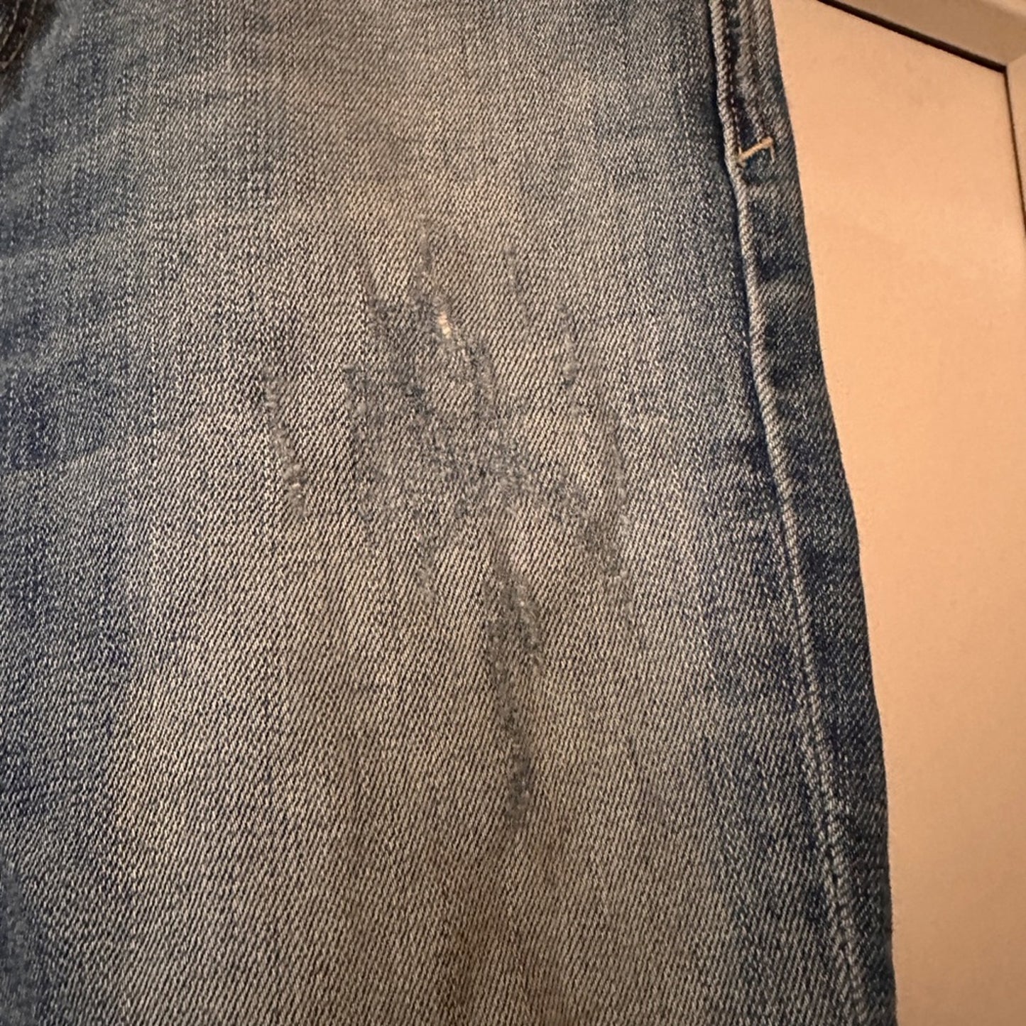 Zara lightly distressed skinny jeans size 4