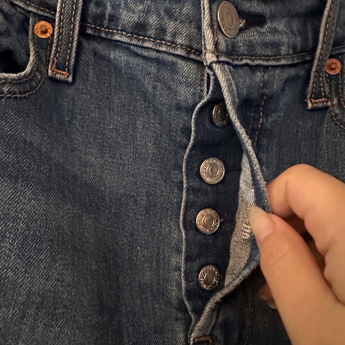 Levi’s the wedgie skinny distressed jeans size 31