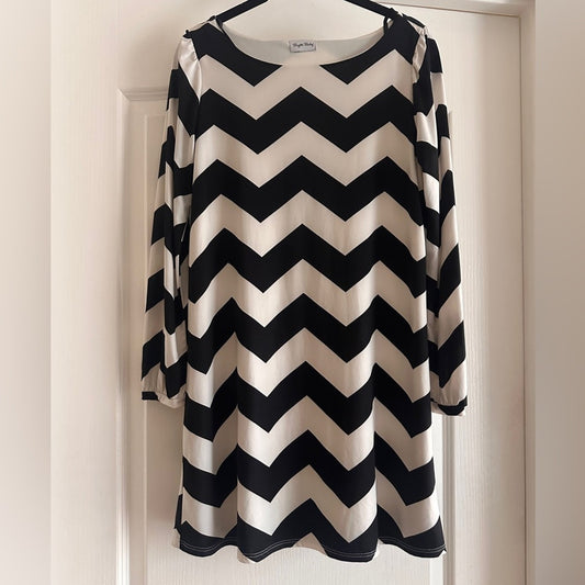 Brigitte Bailey zig zag striped black and while mini dress size small