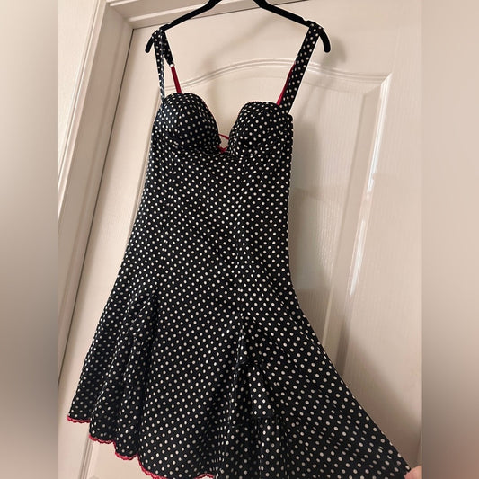 🍷Black and white polkadot chemise