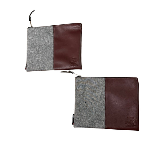 🍷Herschel supply co set of 2 airplane toiletry cases