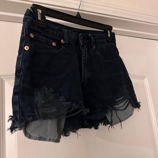 Signature 8 dark was distressed jeans size small