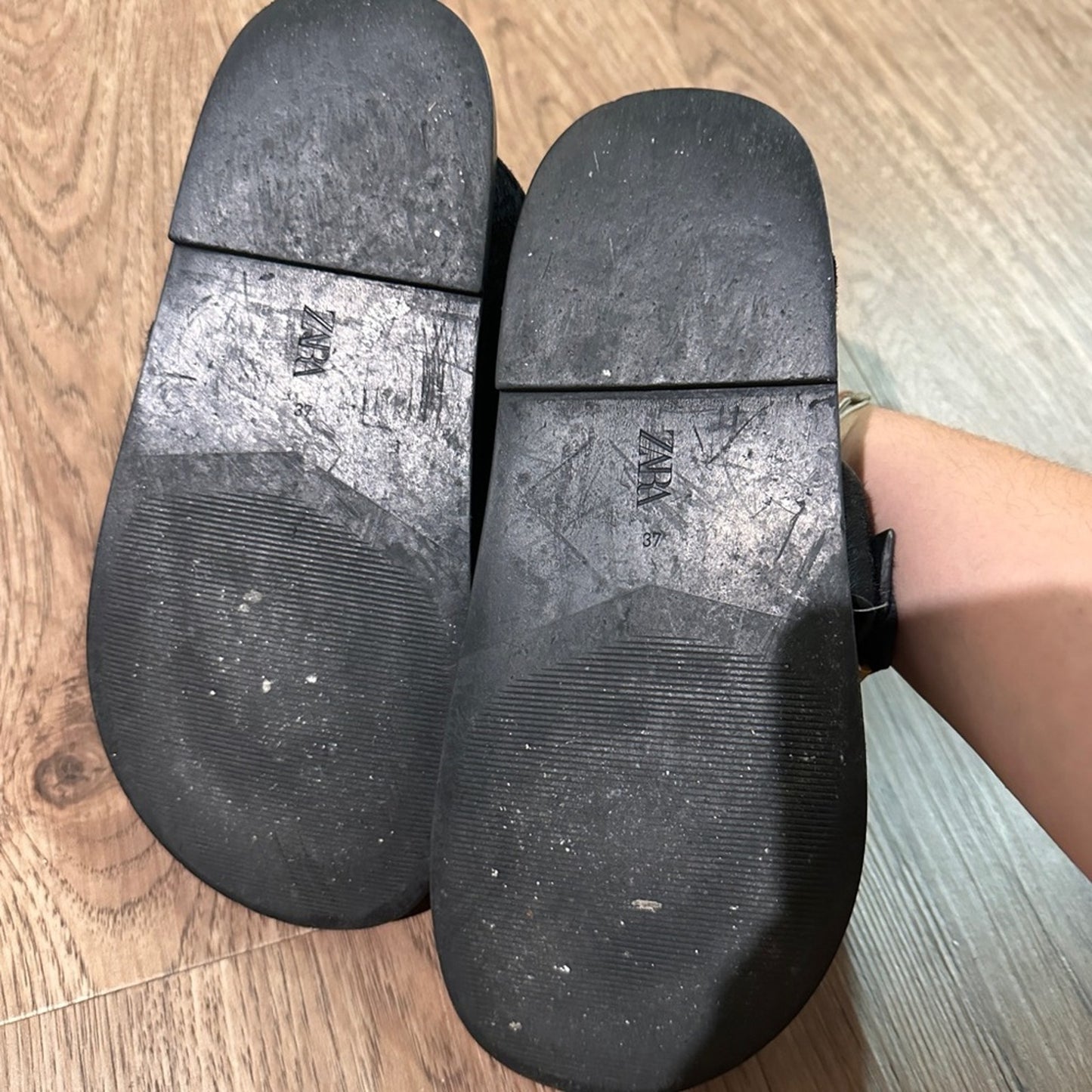 Zara black leather calf hair slides size 7