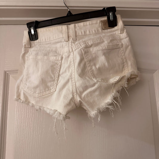 Guess crochet overlay denim shorts size 24