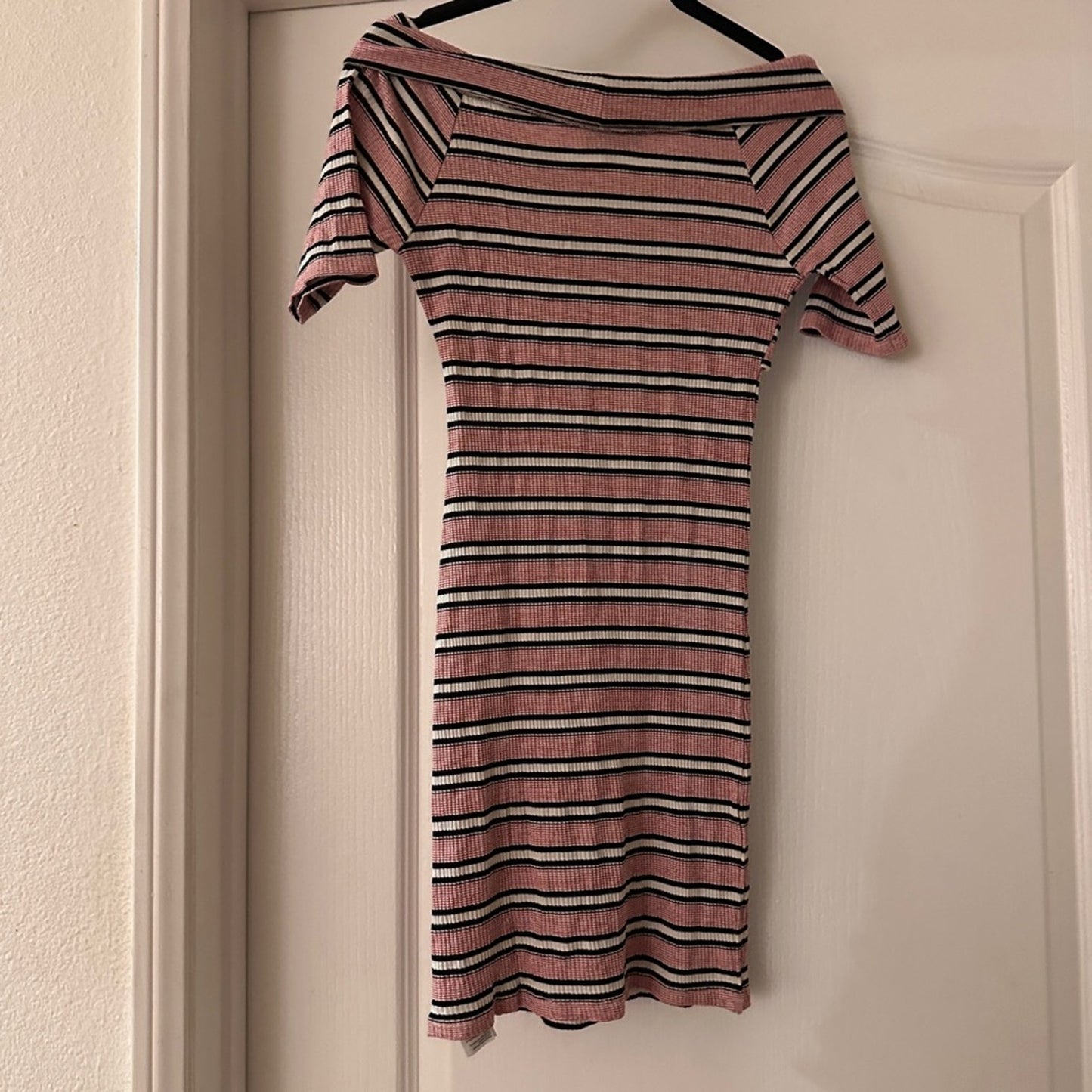 Topshop ribbed knit off the shoulder bodycon dress size 6petite