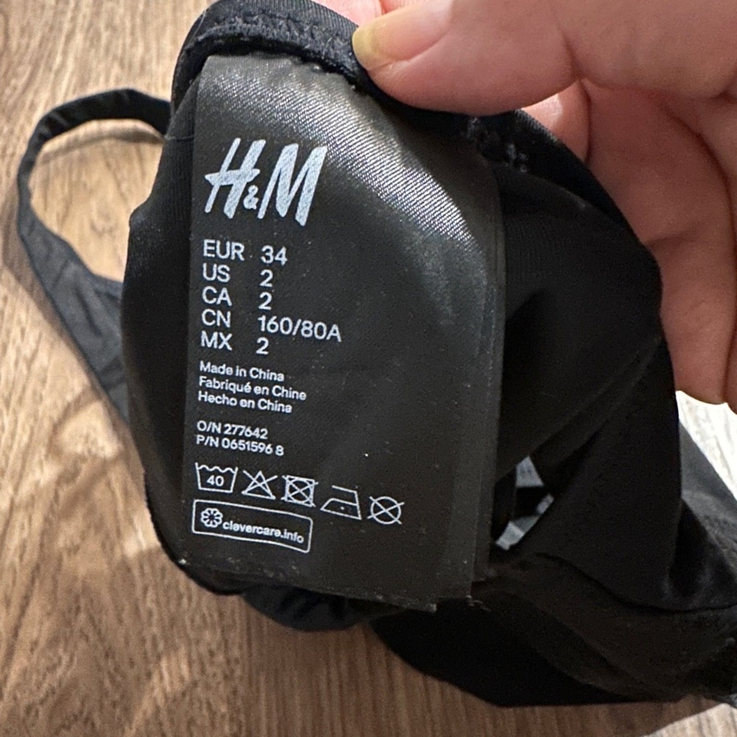 🍷H&M black low cross cross back one piece bathing suit size 2