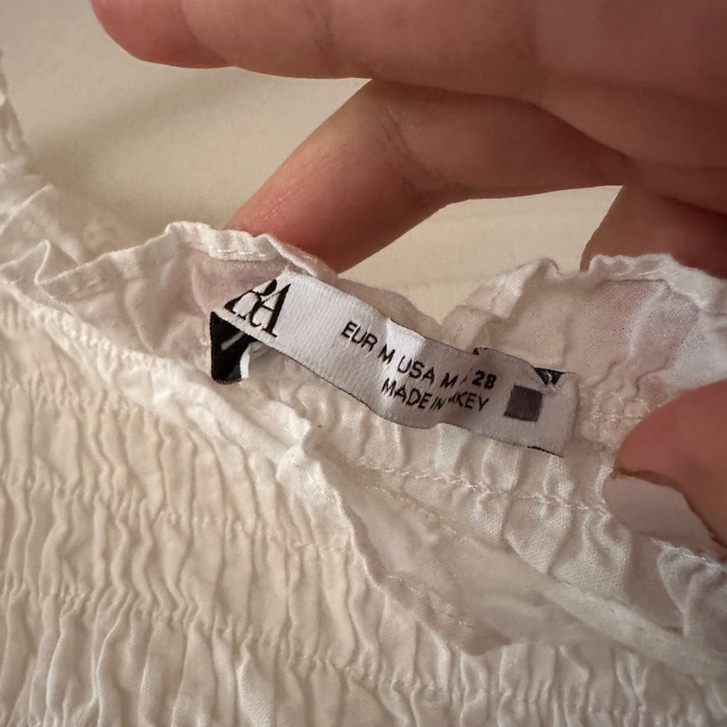 Zara white puff sleeve crop top size medium