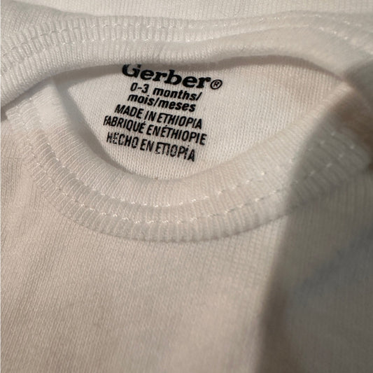 Gerber Set of 3 long sleeve white onesies 0-3 months