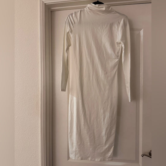 🍷White long sleeve bodycon dress size medium