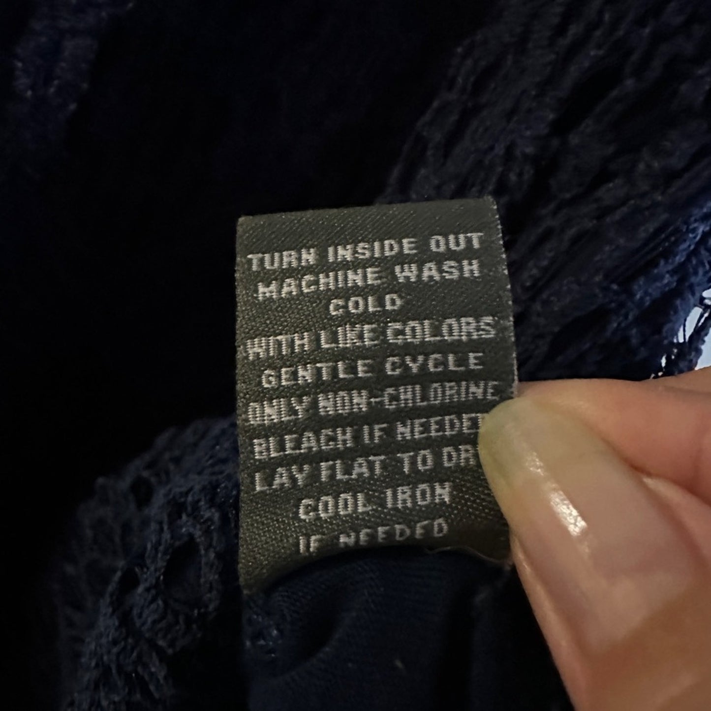 89th & Madison navy blue crochet lace overlay blouse size small