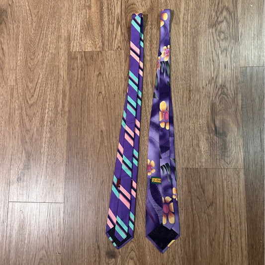 🍷Set of 2 vintage silk ties