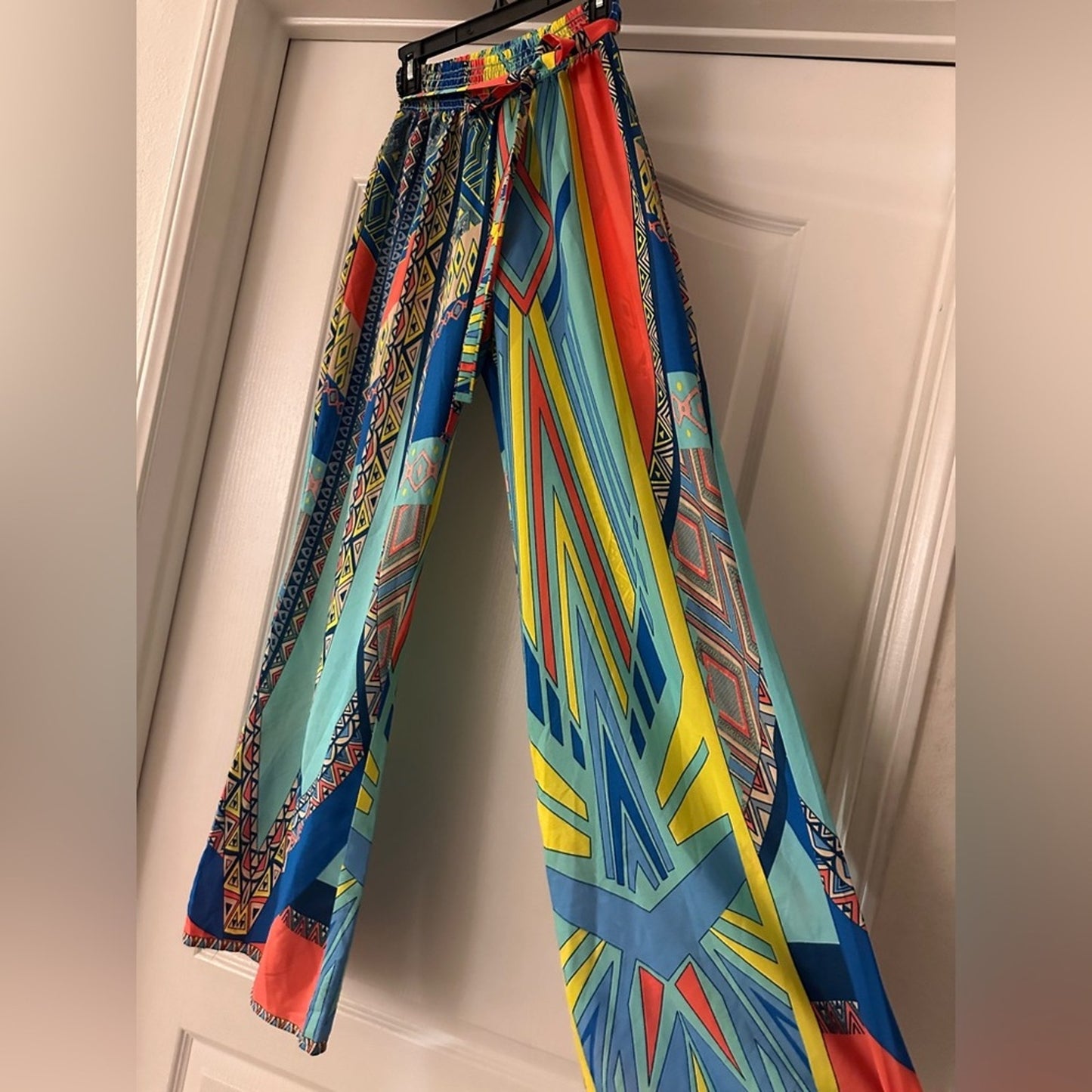 Black bead vibrant multicolored print wide leg pants size small