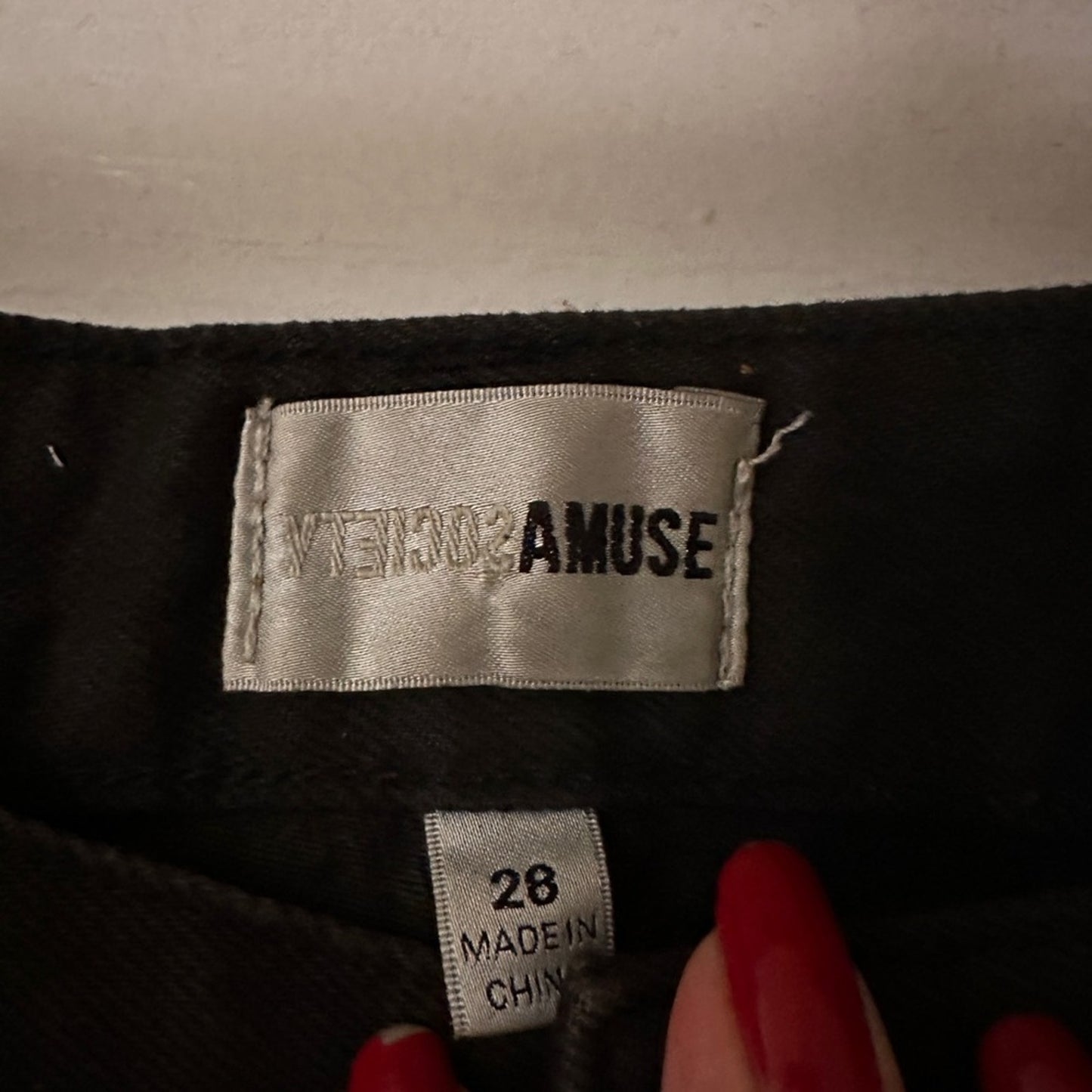 Amuse society back denim shorts size 28