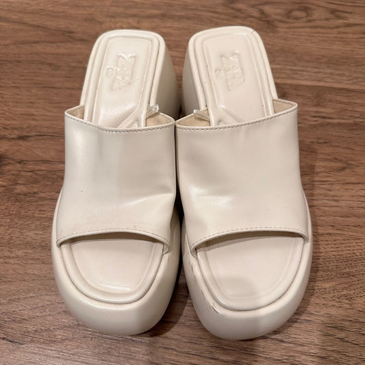 Zara cream chunky open toe platform slides size 38 / 8