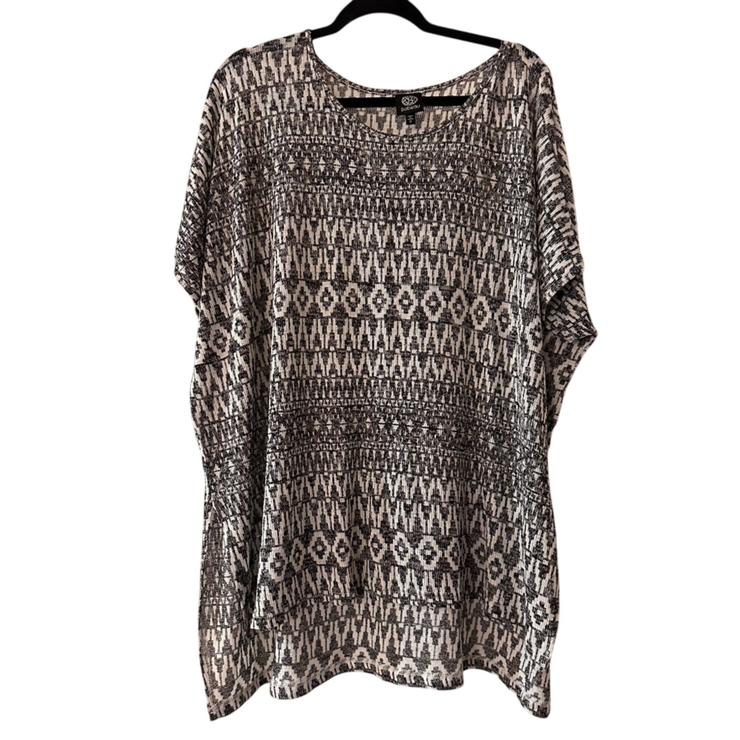 🍷Bobeau black and white tribal print knit top size 1X
