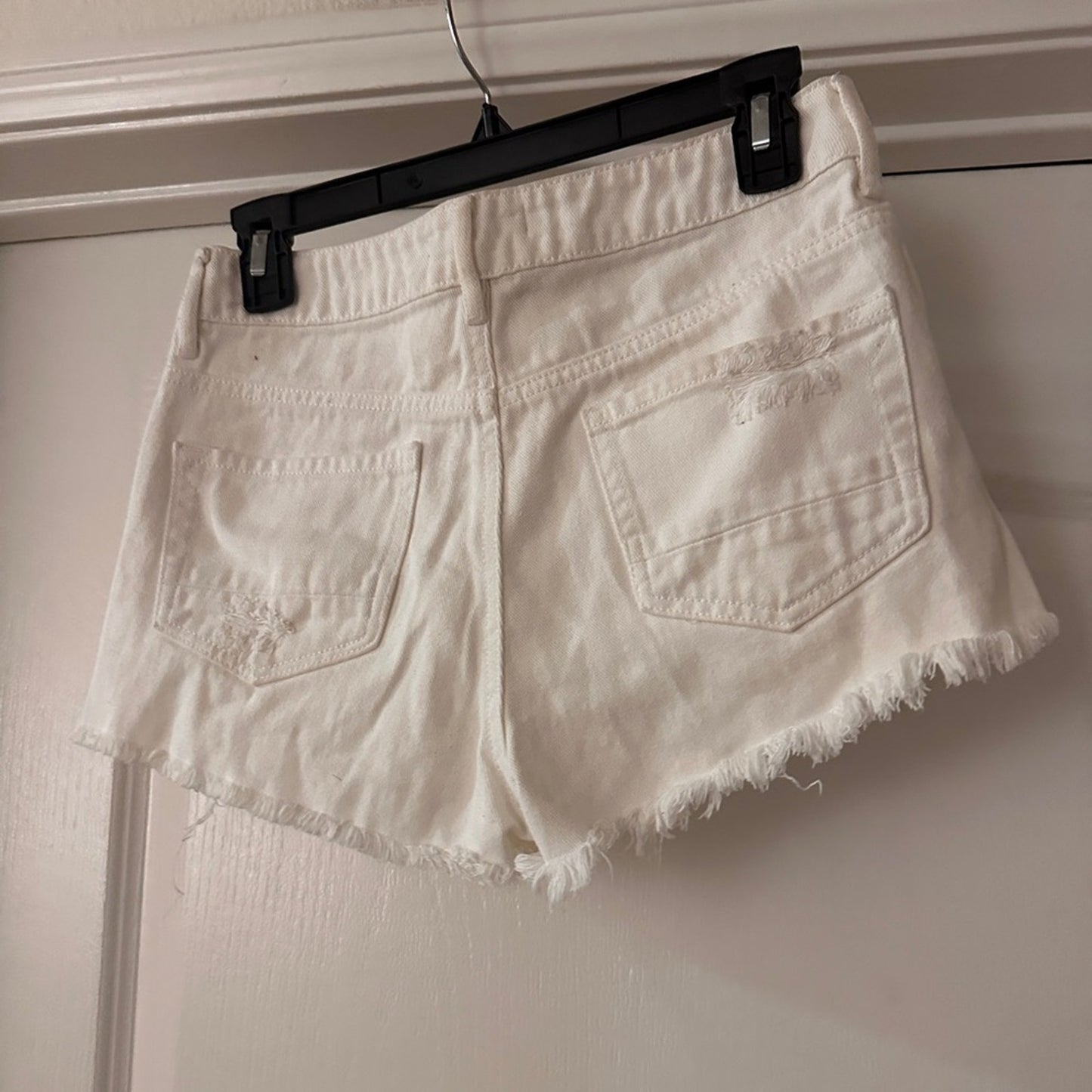 Kendall & Kylie super high rise white denim shorts size 5