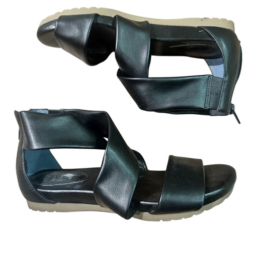 🍷Giani Bernini black leather cross cross strap sandals size 7