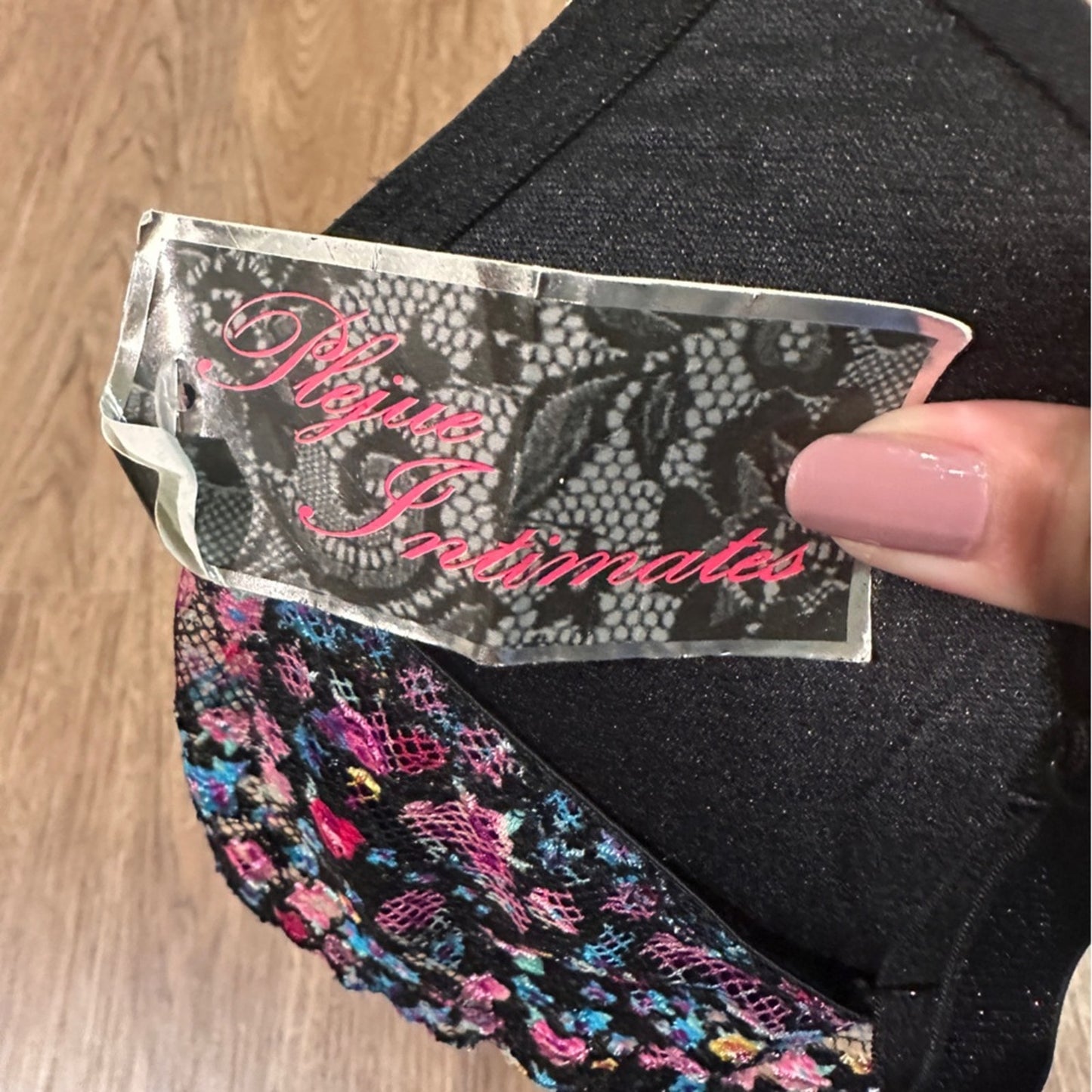 NWT Black and floral lace bra size 36DD