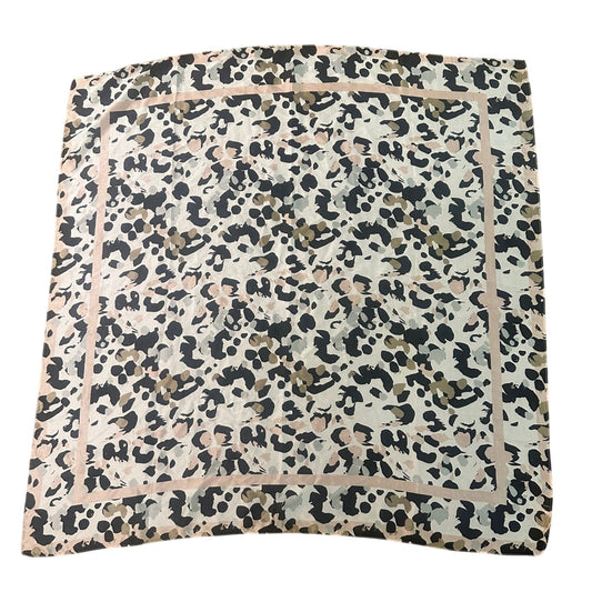 🍷Studio large Animal print scarf