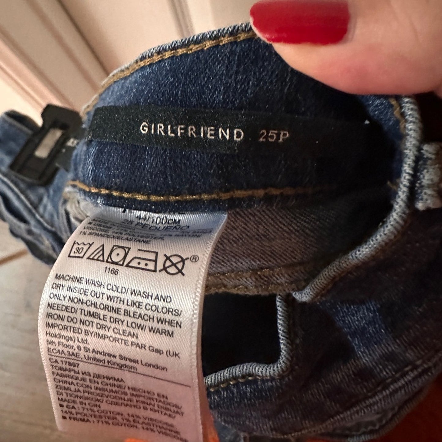 Banana Republic lightly distressed girlfriend jeans size 25 petite