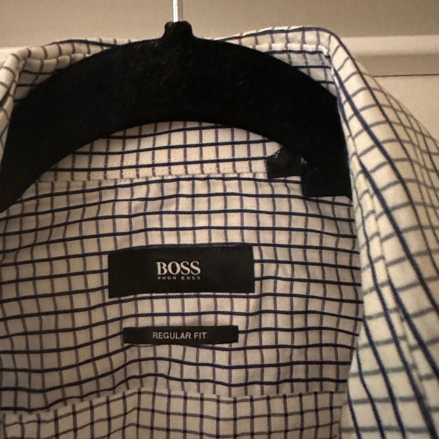 Hugo boss blue and white checkered print button down shirt size 15in
