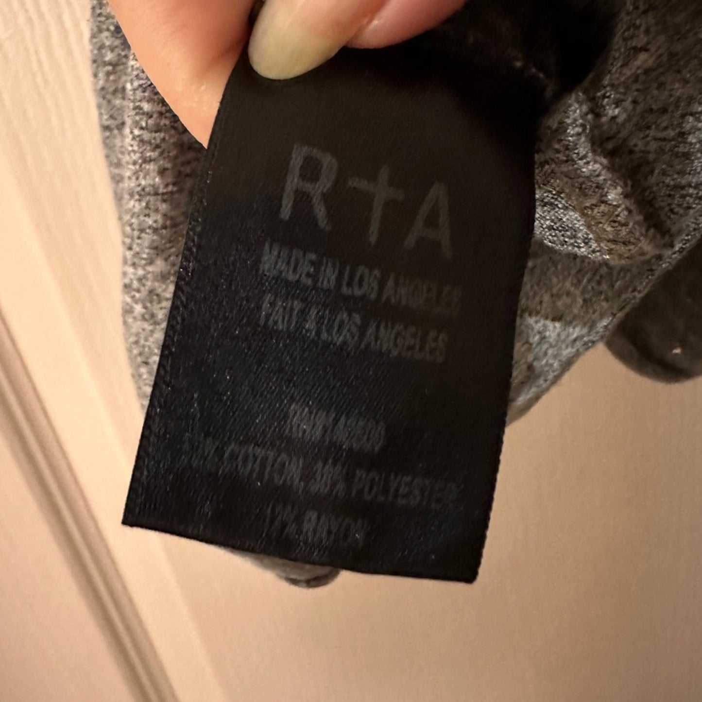 R+A distressed dark grey relaxed fit tee shirt size medium