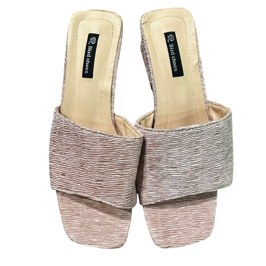 🍷Pink textured slide on sandals with mirrored gold heels US size 7